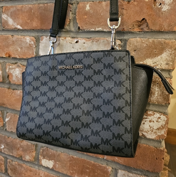 Michael Kors Selma Bag AND Wallet - Picture 2 of 6